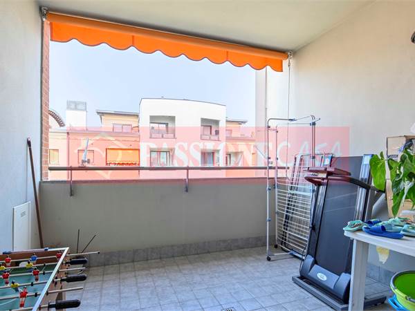 SERIATE TRILOCALE PIANO ALTO CON TERRAZZO CANTINA 