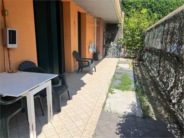TRILOCALE CON GIARDINO DOPPI SERVIZI BOX